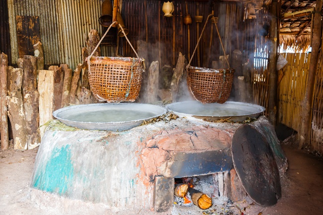 Things to do in Nan, Thailand: Almost a thousand years of history in salt wells at Bo Kluea