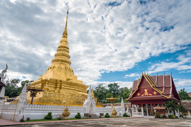 Things to do in Nan, Thailand: The gilded padoda of Wat Phra That Chae Haeng