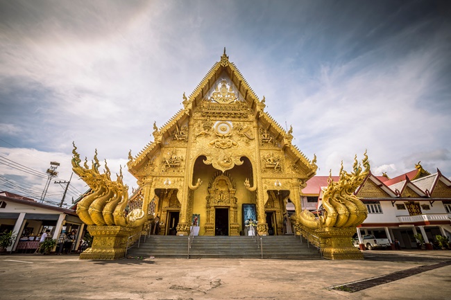 Things to do in Nan, Thailand: The golden sanctuary of Wat Sri Panton