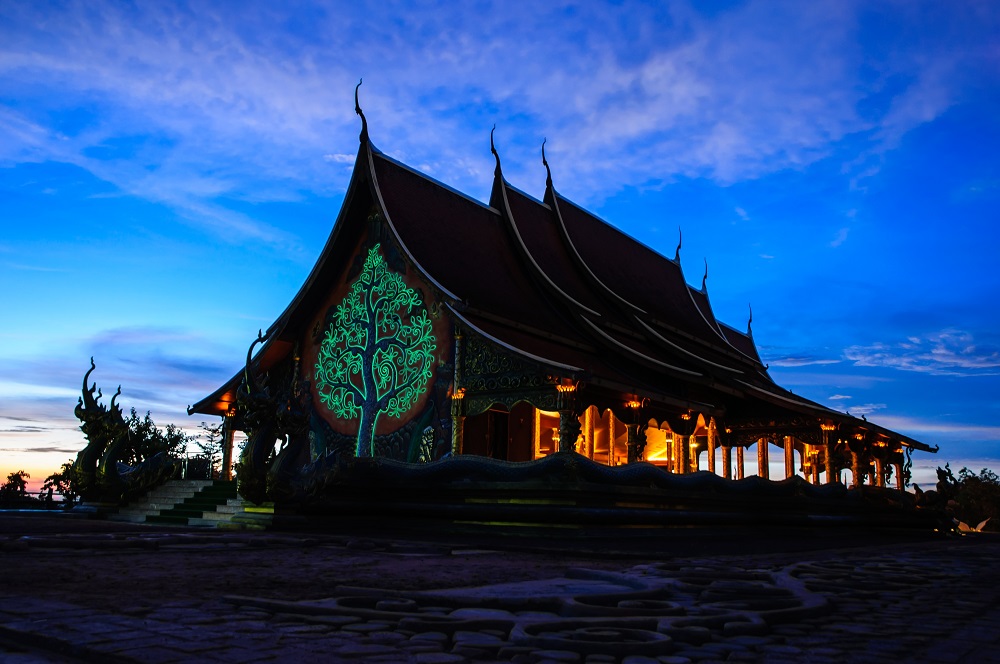 Things to Do in Ubon Ratchathani, Thailand: The Glowing Temple